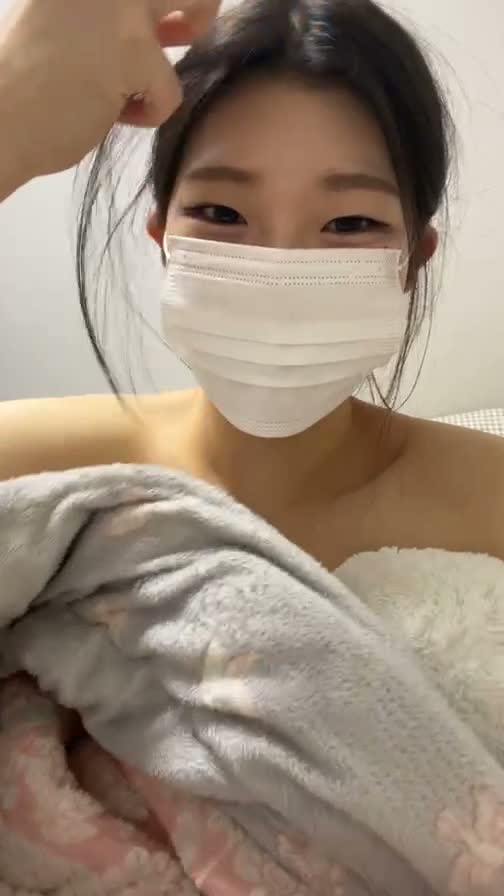 칠칠치 못한 왕가슴 미소녀 1 썸네일