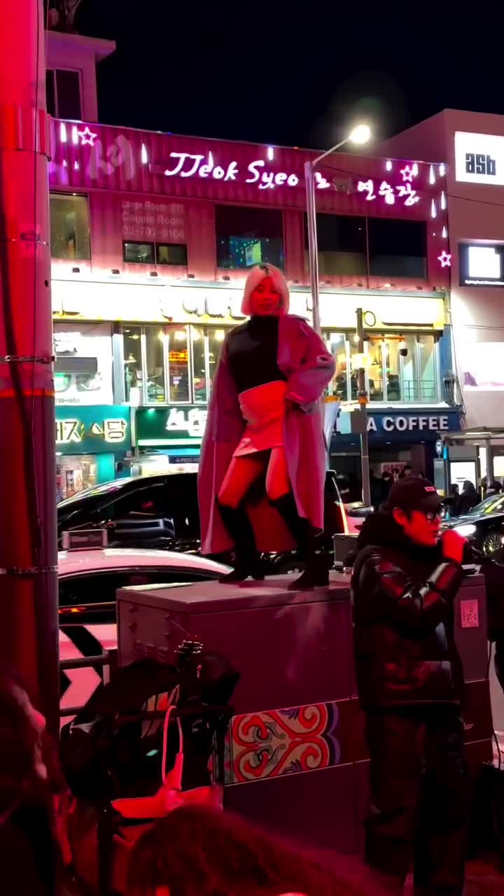 [레전드] 실제상황 직촬 ★ 이태원에서 보지 까는년 썸네일