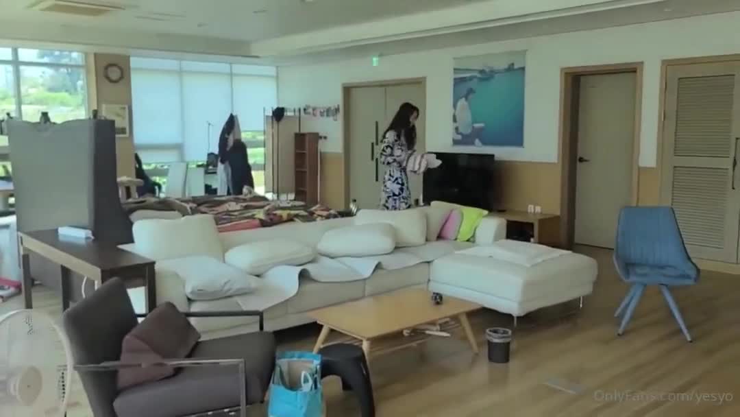 섹스하나로 세상을 다 가져버린 자유부인 썸네일